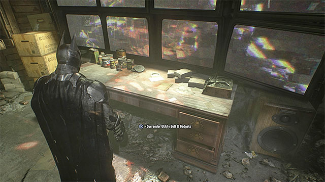 Take off the gadget belt and leave it on the table - Surrender to Scarecrow | Main story - Main story - Batman: Arkham Knight Game Guide & Walkthrough