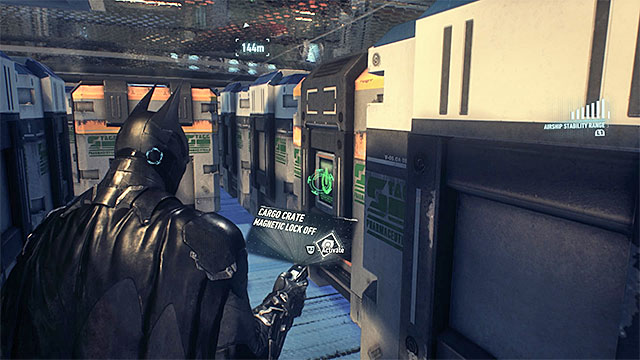 Go a few steps forward and block the crate on the right (in the picture) - Destroy the weapon turrets on the second airship | Main story - Main story - Batman: Arkham Knight Game Guide & Walkthrough
