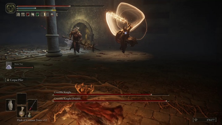During the new attack, Siluria spins her sword over her head and then performs a jump, which she ends with hitting the ground and causing an explosion - Elden Ring: Crucible Knight - boss, how to beat? - Stormhill - Elden Ring Guide
