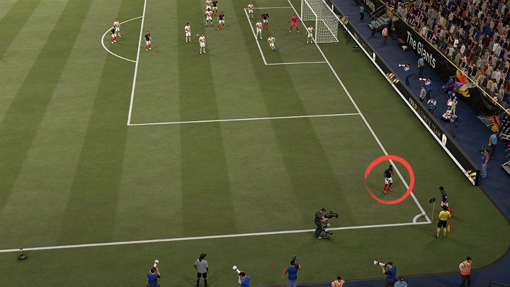 In the picture above it can be seen that the player taking the corner kick called for help from a teammate (default R1/LB) - FIFA 21: Free kicks - Basics - FIFA 21 Guide