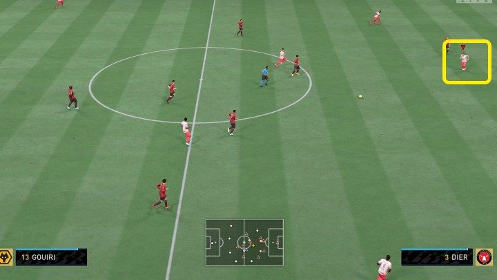 Analyzing the situation shown on the picture above, you can see that the midfield is completely exposed - FIFA 22: Passes - Basics - FIFA 22 Guide