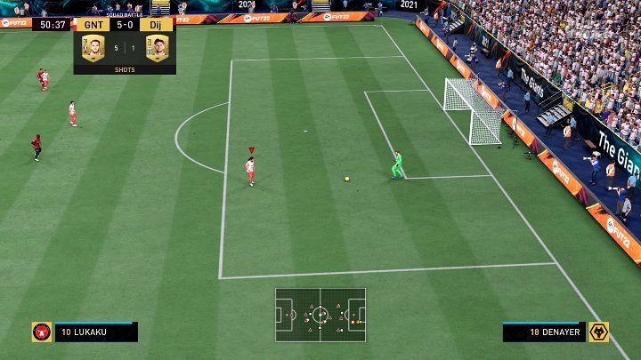 Das Spiel mit einem Pass zum nächstgelegenen Verteidiger neu zu starten, ist in FIFA 22 eine gängige Praxis – FIFA 22: Torwart spielen – Grundlagen – FIFA 22-Leitfaden