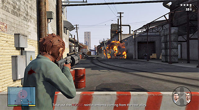 While playing as Franklin it is best to keep an eye on the side alley shown in the screenshot, where new enemies will, quite quickly, start to appear - 41: Blitz Play #2 - Main missions - Grand Theft Auto V Game Guide