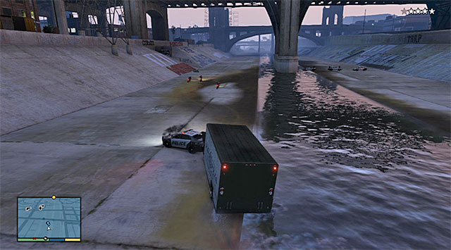 Soon, you will cut to controlling Michael who is driving the van (Vapid Benson) - 13: The Jewel Store Job - the Loud variant - Main missions - Grand Theft Auto V Game Guide