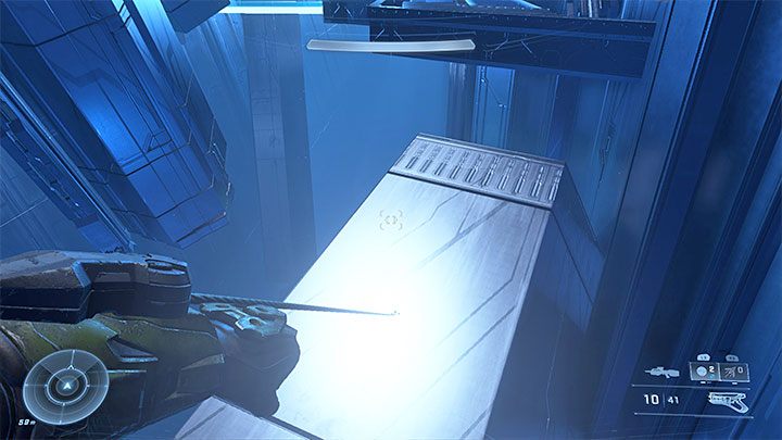 Der Grappleshot ist sehr nützlich, wenn man Gebiete mit Abgründen durchquert, da ein Sturz in sie Sie sofort tötet – Halo Infinite: Grappleshot – wie benutzt man ihn?  - FAQ – Halo Infinite-Leitfaden