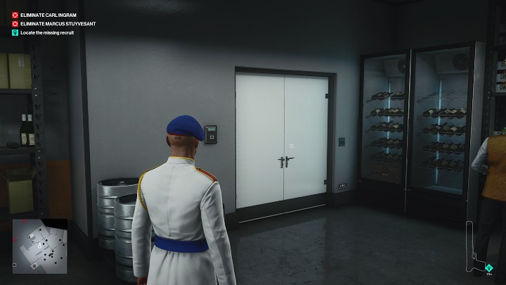 Turn right, then go through the double white doors on the left and down the stairs to the lower floor of the building - Hitman 3: (In)Security - Dubai, Mission Stories, walkthrough - On Top of the World - Dubai - Hitman 3 Guide