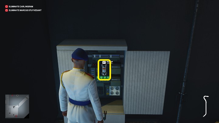 Pass the working men and turn left towards the metal box - Hitman 3: Marcus Stuyvesant - how to kill him? Dubai, walkthrough - On Top of the World - Dubai - Hitman 3 Guide