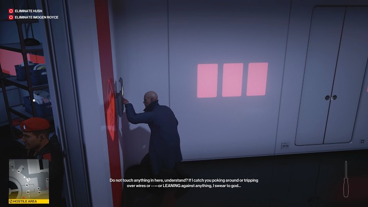 Wait for the guard to approach the passage, then use the terminal to distract him - Hitman 3: Imogen Royce - how to kill her? Chongqing, China, walkthrough guide - End Of An Era - Chongqing - Hitman 3 Guide