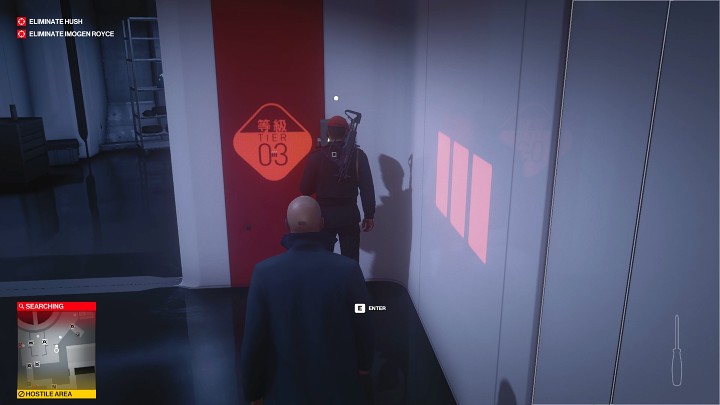When the guard shuts down the terminal, get out of the closet, incapacitate him, and put on his clothes - Hitman 3: Imogen Royce - how to kill her? Chongqing, China, walkthrough guide - End Of An Era - Chongqing - Hitman 3 Guide
