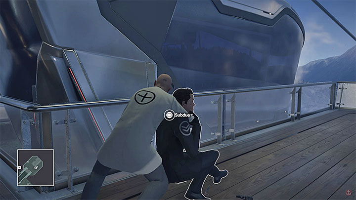 Acquiring bodyguard disguise will make the exploration of the clinic much easier - Gama hospital exploration | Hokkaido - Hokkaido: Situs Inversus - Hitman Game Guide