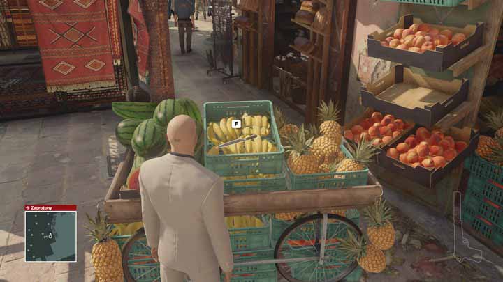 You will find many useful items scattered between booths on the market. - Important items | Marrakesh - Marrakesh: A Gilded Cage - Hitman Game Guide