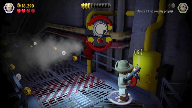 With Ellie hanging down from the lever, switch to Robert and make it over between valve two and three - Restoring power | Jurassic Park - walkthrough - Jurassic Park - walkthrough - LEGO Jurassic World Game Guide & Walkthrough