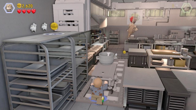 As soon as you distract the second velociraptor, switch to Timmy and make it over past the second cover - Visitor center | Jurassic Park - walkthrough - Jurassic Park - walkthrough - LEGO Jurassic World Game Guide & Walkthrough