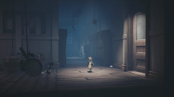 Your route will suddenly change its direction, you don't have to go to the right, but deeper into the corridor - Little Nightmares 2: School - guide, walkthrough description - Chapter 2 - Orphanage - Little Nightmares 2 Guide