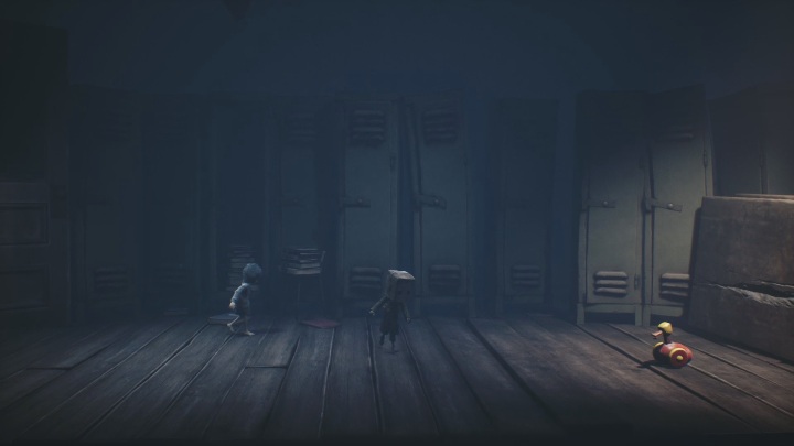 There are even more traps in the next part of the corridor - Little Nightmares 2: School - guide, walkthrough description - Chapter 2 - Orphanage - Little Nightmares 2 Guide