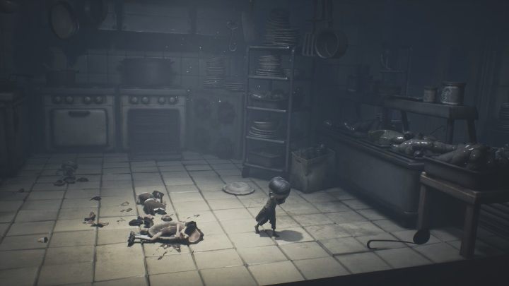 Wearing your opponent's head, you can walk safely through the surrounding area - Little Nightmares 2: the Kitchen - guide, walkthrough description - Chapter 2 - Orphanage - Little Nightmares 2 Guide