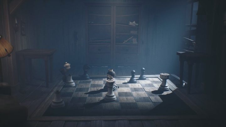 Take the top of it and place it on the piece to the left - Little Nightmares 2: Chess puzzle - how to get the key? - Riddles - Little Nightmares 2 Guide