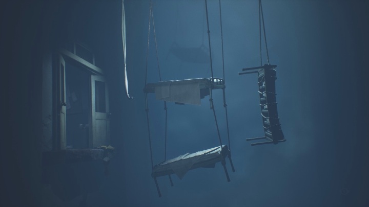 You will see hanging beds - Little Nightmares 2: The First Floor - walkthrough - Chapter 3 - Hospital - Little Nightmares 2 Guide