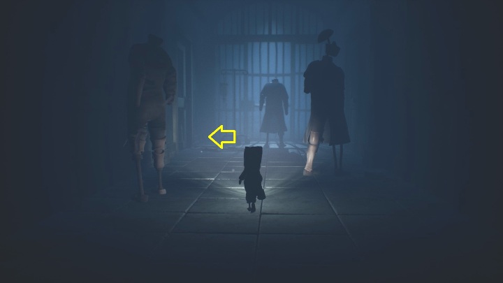 As you continue walking, you must pass the mannequins and head to the room on the left - Little Nightmares 2: Fuses - walkthrough - Chapter 3 - Hospital - Little Nightmares 2 Guide