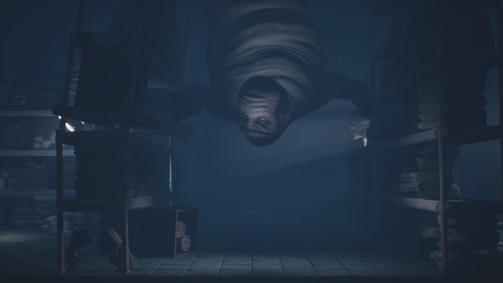 You will encounter an opponent who will chase you for the rest of this chapter - Little Nightmares 2: Escape - walkthrough - Chapter 3 - Hospital - Little Nightmares 2 Guide