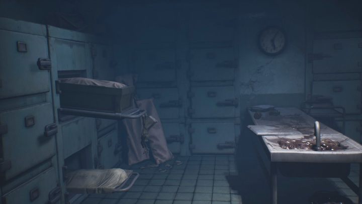 Use the lower stretchers to jump to the upper ones - Little Nightmares 2: Escape - walkthrough - Chapter 3 - Hospital - Little Nightmares 2 Guide