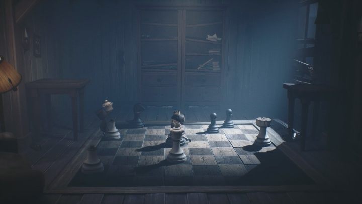 Возьмите его верх и поместите на кусок слева - Little Nightmares 2: Chess puzzle - как получить ключ?  - Пазлы - Путеводитель по Little Nightmares 2