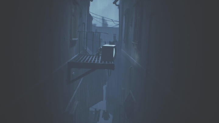 Go outside on the balcony and push the TV over the edge - Little Nightmares 2: Building - a guide, walkthrough - Chapter 4 - Getting to the Tower - Little Nightmares 2 Guide