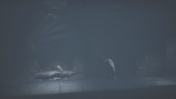 Quickly pull the lever and turn on the electricity - Little Nightmares 2: Building - a guide, walkthrough - Chapter 4 - Getting to the Tower - Little Nightmares 2 Guide