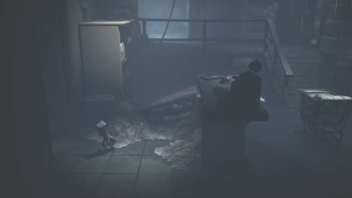 Turn left and jump on the ledges to get to the ventilation shaft - Little Nightmares 2: Shop and Escape - walkthrough description - Chapter 4 - Getting to the Tower - Little Nightmares 2 Guide