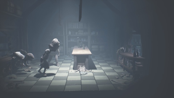 Your task is to make another frantic run so that the enemies don't deprive you of your life - Little Nightmares 2: Shop and Escape - walkthrough description - Chapter 4 - Getting to the Tower - Little Nightmares 2 Guide