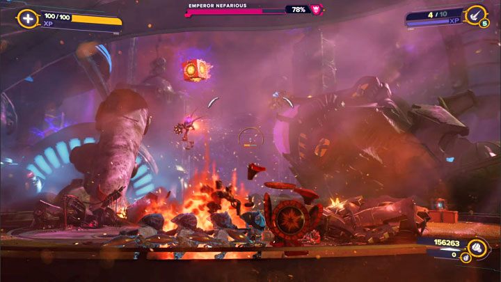 Nefarious may also occasionally pull explosive crates to himself in order to hurl them at you - Ratchet & Clank Rift Apart: Emperor Nefarious, the final boss - how to defeat him? - Bosses - Ratchet & Clank Rift Apart Guide