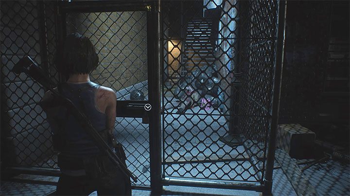 Kehren Sie zu dem Tor zurück, an dem Sie zuvor vorbeigekommen sind – es befindet sich links vom Waffenladen – Resident Evil 3: Downtown – Komplettlösung für den dritten Besuch – Komplettlösung für die Geschichte – Resident Evil 3-Leitfaden