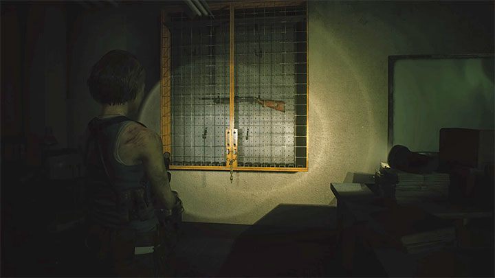 Die Schranktüren sind verschlossen und mit einer Kette gesichert. Das bedeutet, dass Sie sich zuerst einen Bolzenschneider besorgen müssen – wir haben dies auf einer separaten Seite unseres Leitfadens beschrieben – Resident Evil 3: Shotgun – wo ist er zu finden?  - Waffen – Resident Evil 3 Guide