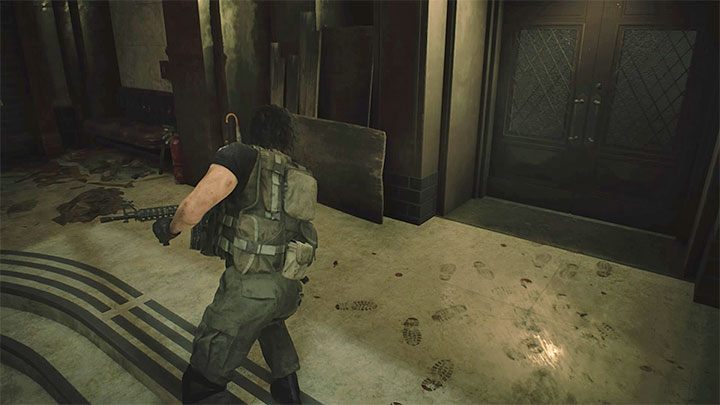 Carlos hat nicht die gleiche Fähigkeit wie Jill, Ausweichmanöver auszuführen (Sie können ihn in den späteren Teilen der Hauptkampagne steuern) – Resident Evil 3: Ausweichmanöver – wie führt man das aus?  - FAQ – Resident Evil 3-Leitfaden