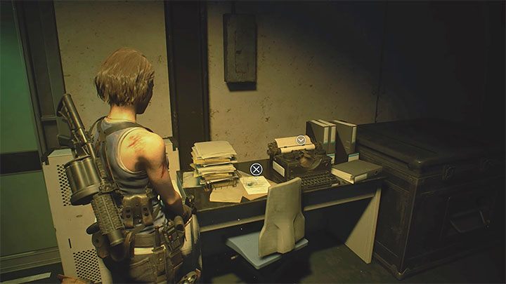 Die Notiz befindet sich im Büro, dem ersten Raum, den man nach Erreichen des unterirdischen Bunkers besucht – Resident Evil 3: Geheimnisse, Sammlerstücke des unterirdischen Lagers – Sammlerstücke und Geheimnisse – Resident Evil 3 Guide