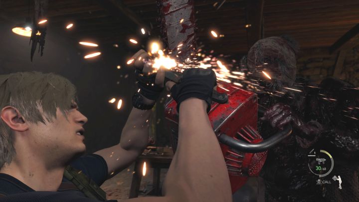 Sie können um den Tisch herumlaufen und es so den Feinden erschweren, den Protagonisten zu erwischen – Resident Evil 4 Remake: Wie besiegt man die Bosse Chainsaw Sisters?  - Bosse – Resident Evil 4 Remake Guide