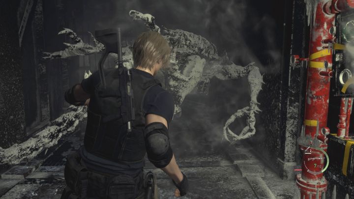 Es gibt 3 weitere Flüssigstickstoff-Duschen in der Gegend – sie werden auf die gleiche Weise wie die vorherige aktiviert – Resident Evil 4 Remake: Wie kann man Boss Verdugo besiegen oder ihm aus dem Weg gehen?  - Bosse – Resident Evil 4 Remake Guide