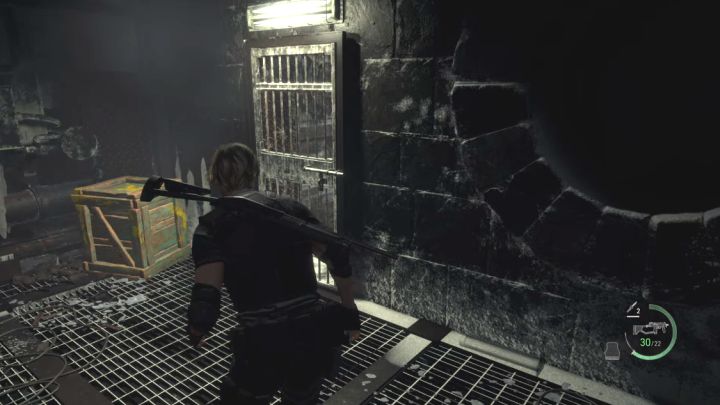 Sie können in einem der Laborräume viel Beute finden und eine Verknüpfung freischalten – so können Sie durch den gesamten zentralen Bereich rennen, ohne Gefahr zu laufen, plötzlich gefangen zu sein – Resident Evil 4 Remake: Wie kann man Boss Verdugo besiegen oder ihm aus dem Weg gehen?  - Bosse – Resident Evil 4 Remake Guide