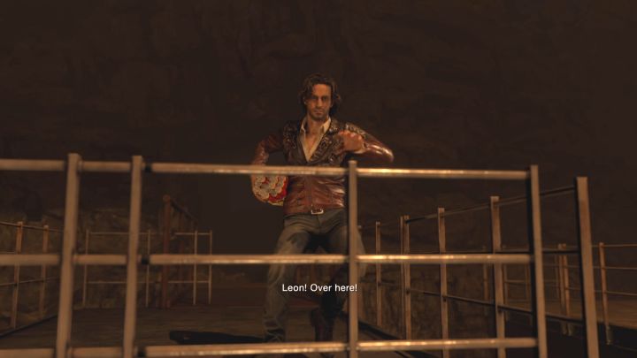 Luis sollte die Arena verlassen – irgendwann wird er mit Dynamit auf dem Balkon erscheinen – Resident Evil 4 Remake: Wie besiegt man die Dos Gigantes-Bosse?  - Bosse – Resident Evil 4 Remake Guide
