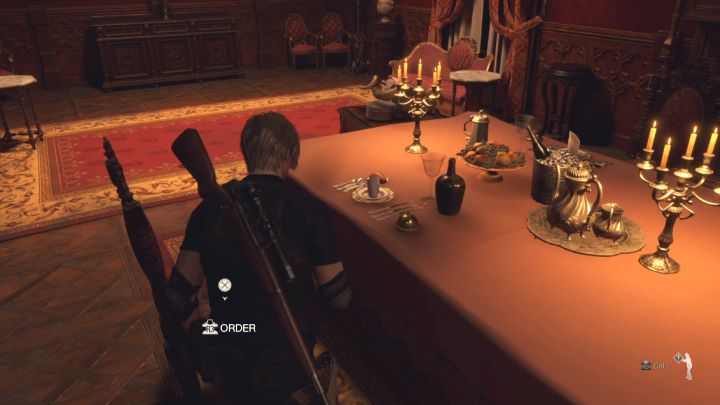 Oben haben wir Leons Stuhl abgebildet – dieser Sitz kommt den Gemälden etwas näher – Resident Evil 4 Remake: Esszimmerstühle-Rätsel (Kapitel 9) – Rätsellösungen – Resident Evil 4 Remake-Anleitung