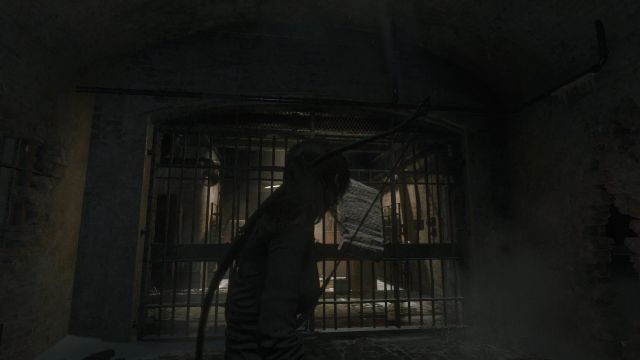 Above the grate, there is a board wrapped in rope - Rise of the Tomb Raider: Create an exit, walkthrough - Unexpected Discovery - Rise of the Tomb Raider Guide