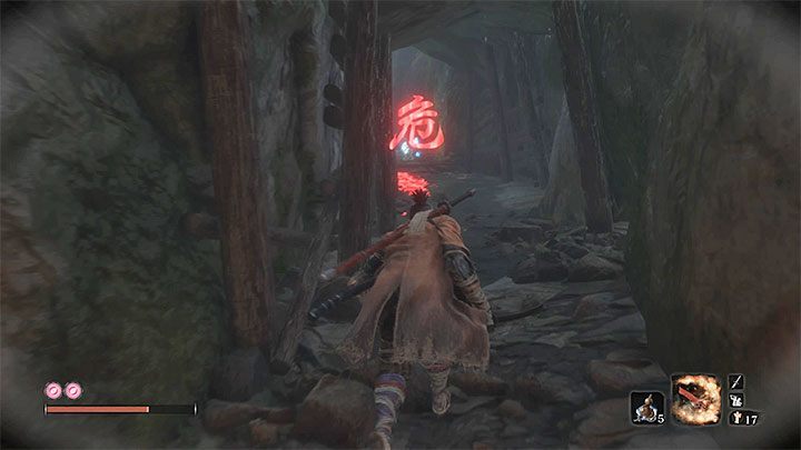 Once the snake temporarily loses interest in the hero you can start crawling in stealth - Great Serpent - the second and third encounter| Sekiro Shadows Die Twice - Bosses - Sekiro Guide and Walkthrough