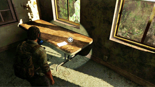 Sie betreten einen kleinen Raum mit der Notiz auf dem Tisch – The Last of Us: The Quarantine Zone, Artefakte und Anhänger – Artefakte und Anhänger – The Last of Us Guide
