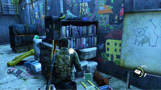Während Sie schleichen, finden Sie einen Raum, der einem Kindergarten ähnelt – The Last of Us: The Suburbs – Kanalisation, Artefakte und Anhänger – Artefakte und Anhänger – The Last of Us Guide