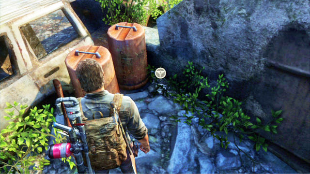 Hinter dem Wrack, neben den Fässern, finden Sie den Anhänger – The Last of Us: Bus Depot, Artefakte und Anhänger – Artefakte und Anhänger – The Last of Us Guide
