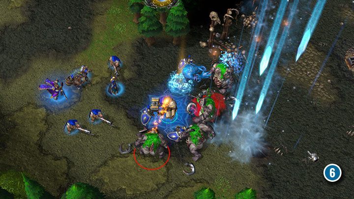 Abscheulichkeiten sind schwere Gegner, aber nutzen Sie alle verfügbaren Tricks, um sie zu besiegen.  Nutzen Sie die Mörserteams oder werfen Sie einen Blizzard auf eine Gruppe von Gegnern.  - Der Kult der Verdammten |  Komplettlösung für Warcraft III Reforged – Human Campaign – Warcraft III Reforged Guide