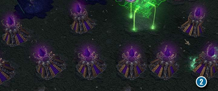 Türme sollten den Feind die meiste Zeit abwehren und ihn beim letzten Angriff verlangsamen.  - Unter dem brennenden Himmel |  Komplettlösung für Warcraft III Reforged – Kampagne der Untoten – Leitfaden für Warcraft III Reforged